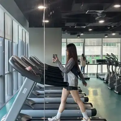 程飞博
